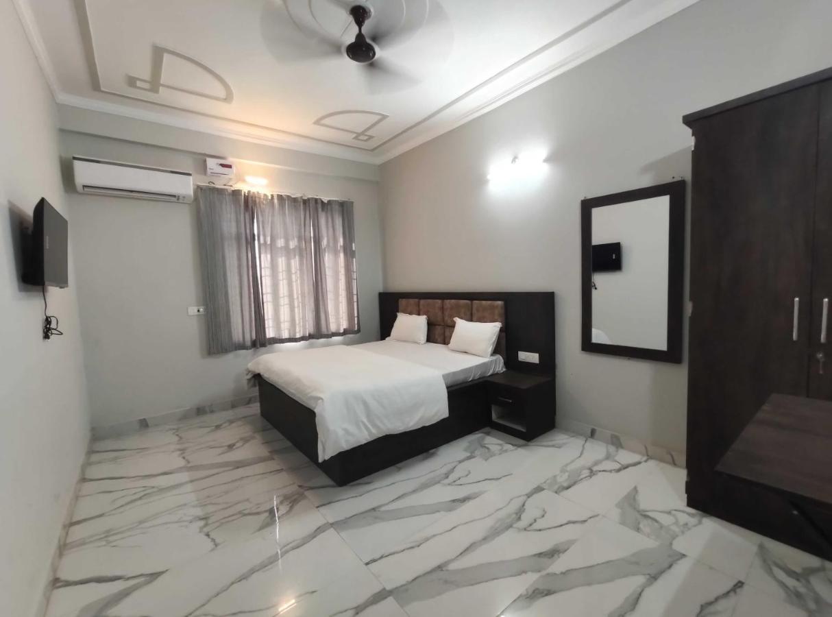 Oyo 92169 Apple Leaf Banquet & Hotel Aligarh Exterior photo