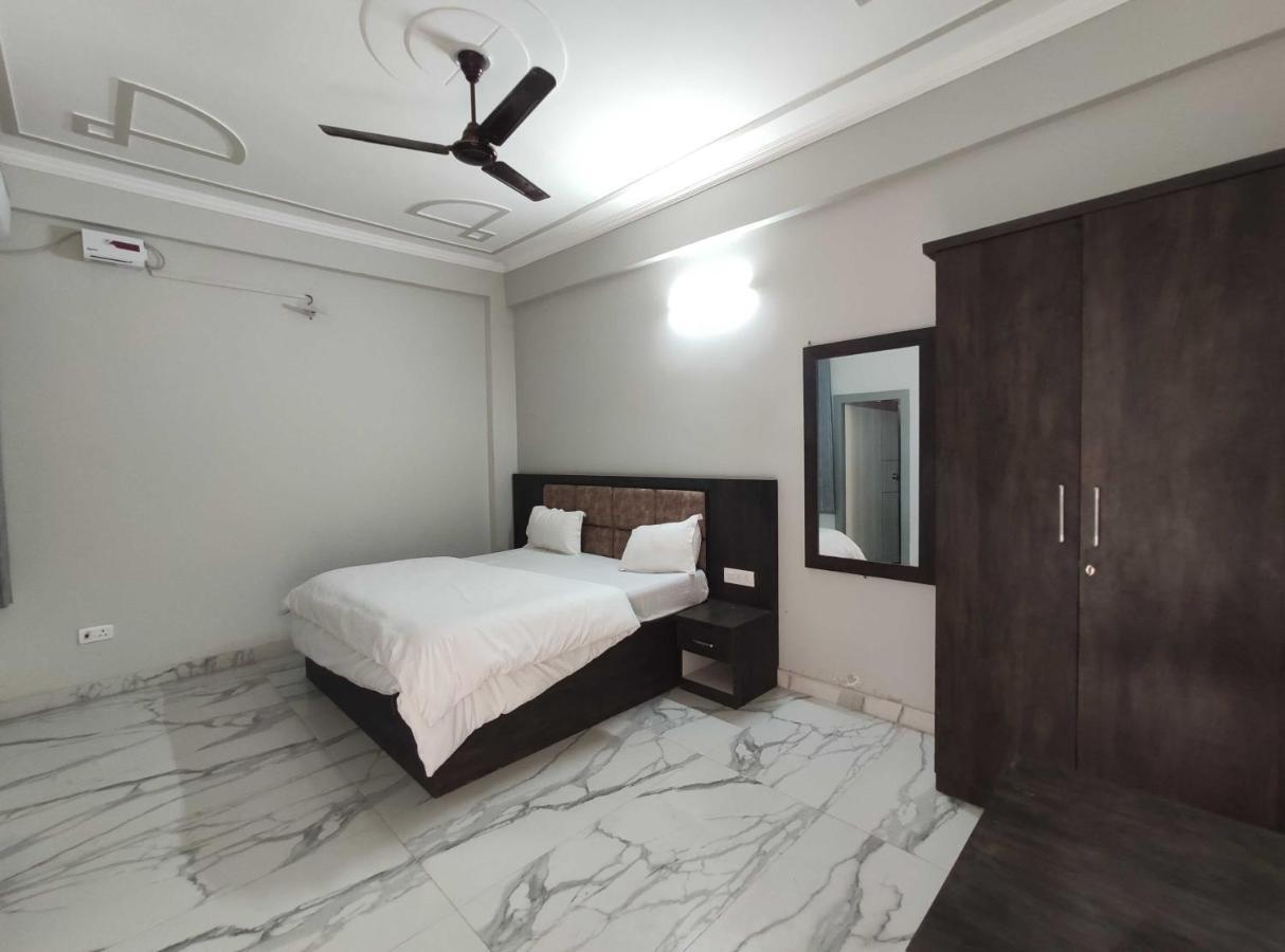Oyo 92169 Apple Leaf Banquet & Hotel Aligarh Exterior photo