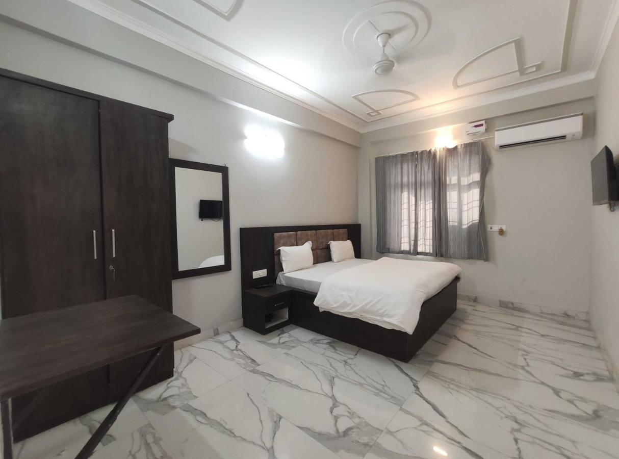 Oyo 92169 Apple Leaf Banquet & Hotel Aligarh Exterior photo